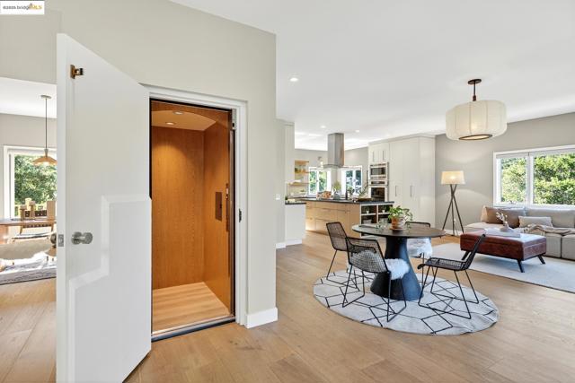 6330 Swainland Rd, Oakland CA: https://media.crmls.org/mediaz/4247cf57-9624-4e6b-a809-b983689ce7da.jpg