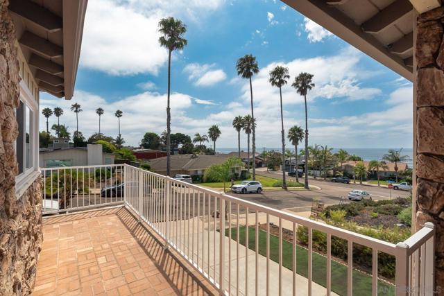4462 Algeciras, San Diego CA: https://media.crmls.org/mediaz/42487120-ea82-4164-b40f-5a6953bec203.jpg