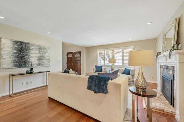 1521 Cherrywood Drive, San Mateo CA: https://media.crmls.org/mediaz/42487bba-45ad-4e93-847b-295224706d44.jpg