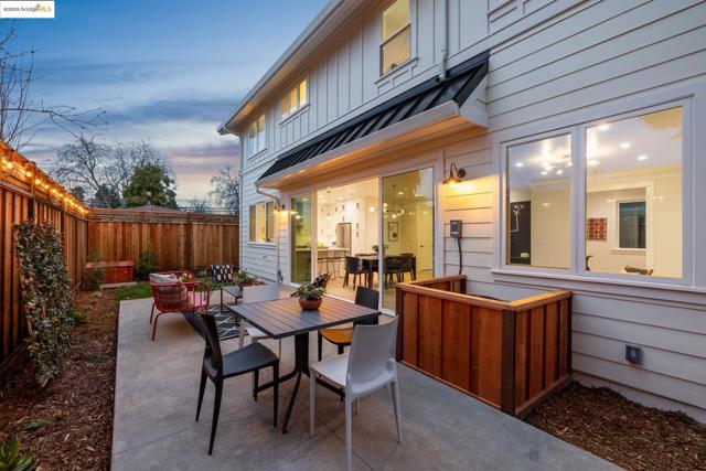 2312 Eighth St, Berkeley CA: https://media.crmls.org/mediaz/4248b392-a95d-49d8-8b0a-4dc9ad8c6cc9.jpg