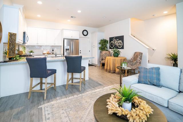 Detail Gallery Image 6 of 28 For 1291 Camino Carmelo #148,  Chula Vista,  CA 91913 - 3 Beds | 2/1 Baths