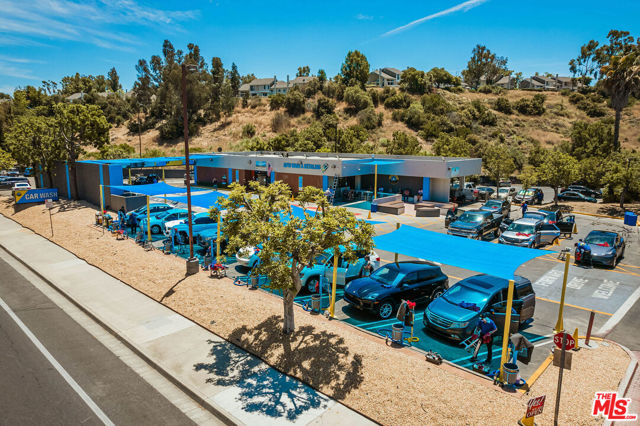 23156 Los Alisos Boulevard, Mission Viejo CA: https://media.crmls.org/mediaz/42492809-9f0e-438f-95b1-2a185ce2764c.jpg