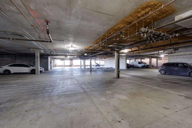 401 Crescent Court, San Francisco CA: https://media.crmls.org/mediaz/424a7f8f-4b19-4660-9b3a-668dc08cdc99.jpg