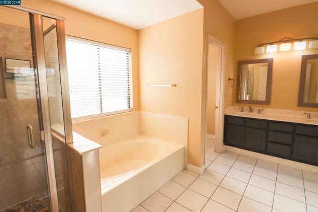 4632 Country Hills Dr, Antioch CA: https://media.crmls.org/mediaz/424a80c0-2cc4-40bb-96ba-9d98782c97d1.jpg