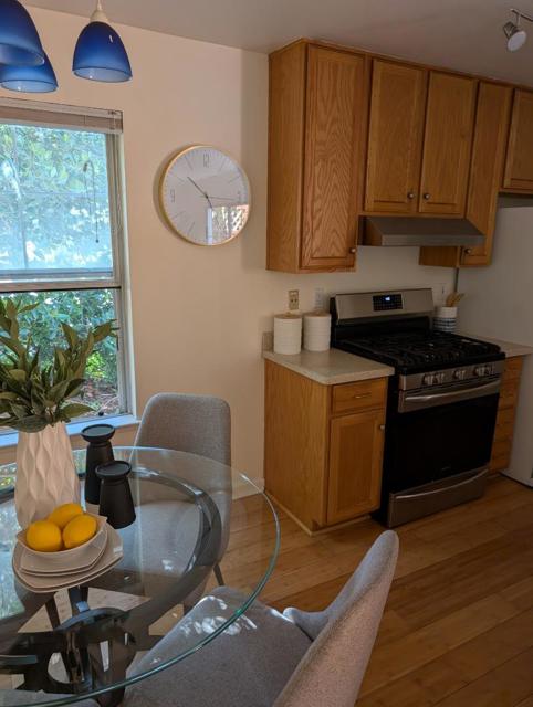 805 N San Antonio Road, Los Altos CA: https://media.crmls.org/mediaz/424a92d0-8a9f-4721-938d-c6489333baf6.jpg