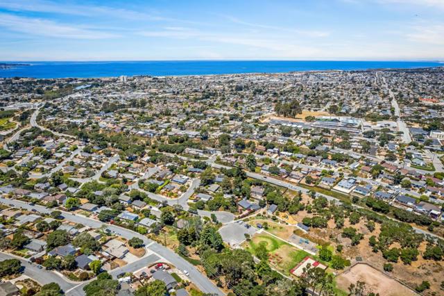 996 VIA VERDE, Del Rey Oaks CA: https://media.crmls.org/mediaz/424ab326-4ad0-479c-95c5-e510a441b2f9.jpg