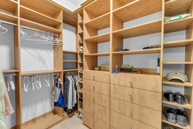 29 Calle La Reina, Rancho Mirage CA: https://media.crmls.org/mediaz/424ac1e1-f2b1-42f5-9d84-c0016ebe6734.jpg