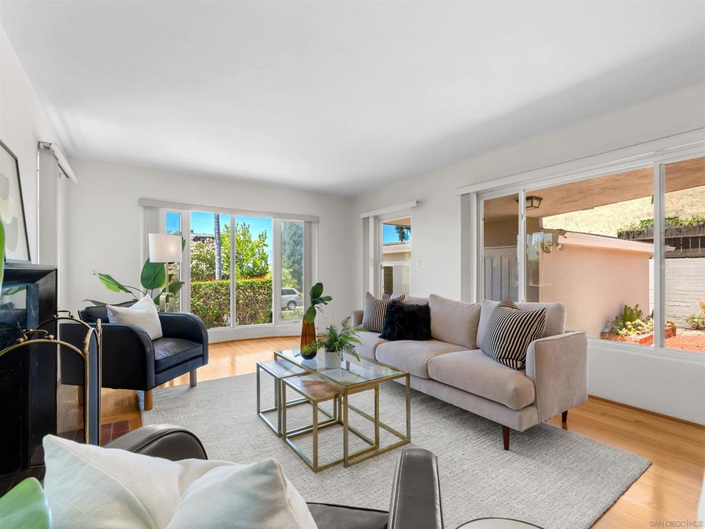 2136 Guy Street - photo 10