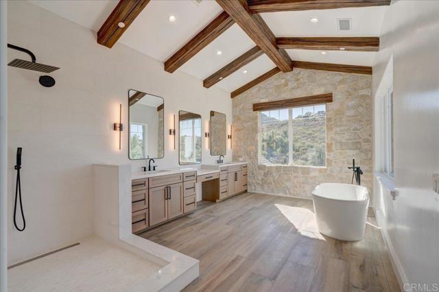 24321 Barona Mesa Road, Ramona CA: https://media.crmls.org/mediaz/424b8b4a-34fa-4f63-9b11-7f07d677407a.jpg
