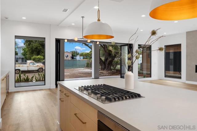1826 Galveston St, San Diego CA: https://media.crmls.org/mediaz/424bfc45-cd5e-42e3-ab7d-0285b073ce70.jpg