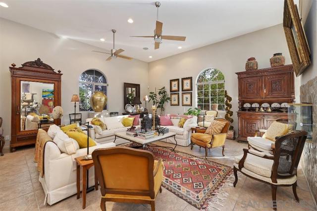35659 Tranquil Pl, Cathedral City CA: https://media.crmls.org/mediaz/424c1b91-e70c-4054-92db-6fe2a186458c.jpg