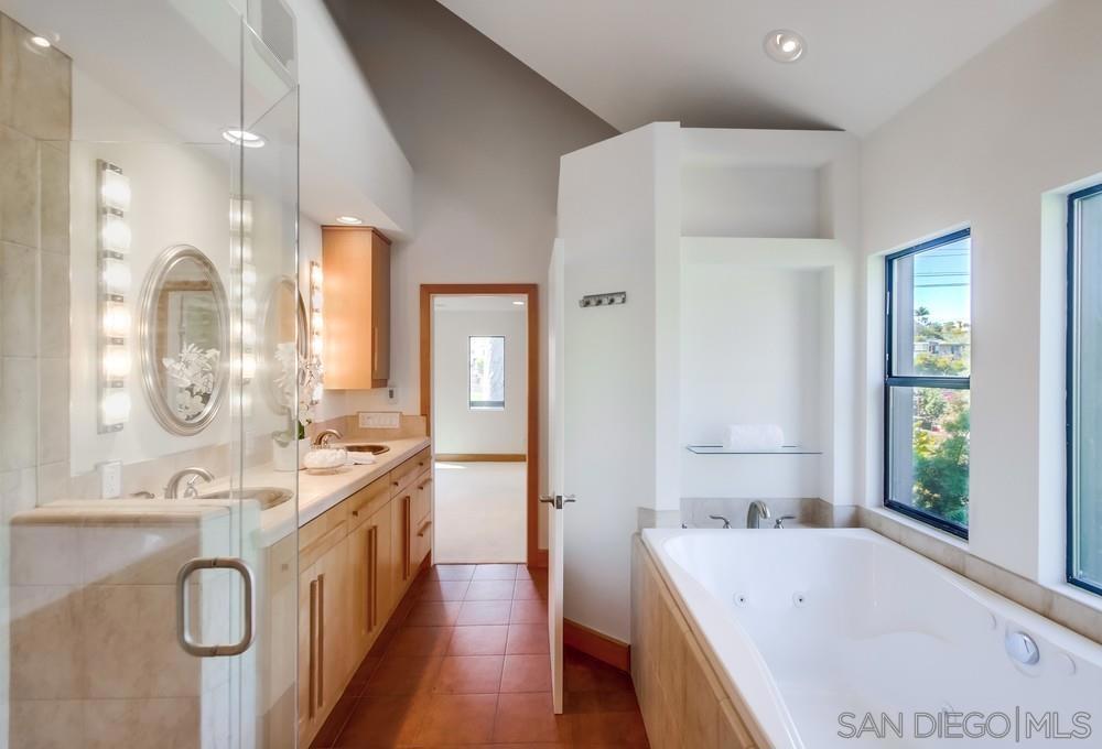 MLS #250022011SD image #23