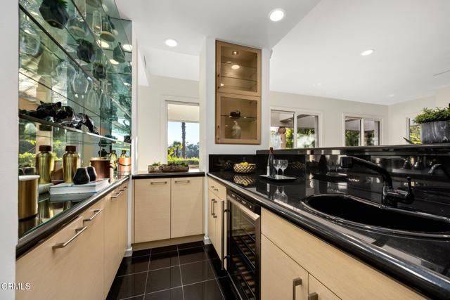 1265 Chateau Road, Pasadena CA: https://media.crmls.org/mediaz/424ce899-8161-468a-bc42-0fffea656d7f.jpg