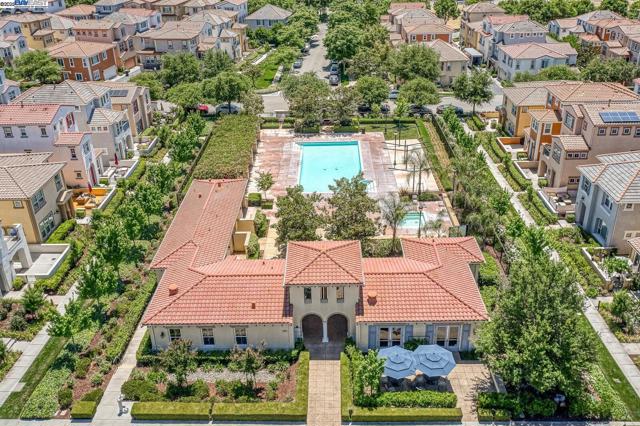 140 Selby Ln, Livermore CA: https://media.crmls.org/mediaz/424cfb9a-40e4-4ce4-927f-a744d9eb8e74.jpg