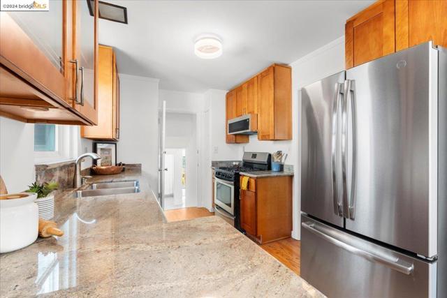 5715 Walnut St, Oakland, California 94605, 2 Bedrooms Bedrooms, ,1 BathroomBathrooms,Single Family Residence,For Sale,Walnut St,41064287