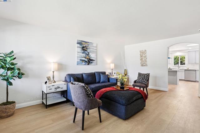 36302 Frobisher Dr, Fremont CA: https://media.crmls.org/mediaz/424e8472-f1dd-49ca-827f-12995280abb9.jpg