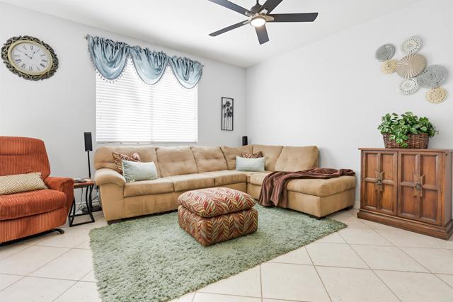 Detail Gallery Image 10 of 41 For 868 Panella Ct, Oceanside,  CA 92057 - 4 Beds | 2 Baths