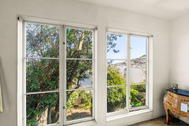 1033 Girard Street, San Francisco CA: https://media.crmls.org/mediaz/424f5497-003f-4764-8e29-c2c539ccc393.jpg