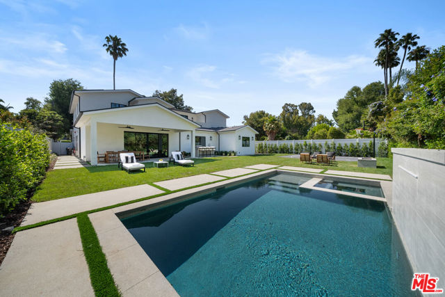 5036 Woodley Avenue, Encino CA: https://media.crmls.org/mediaz/424fb2f3-a092-49a5-a60e-63c4e1a96efa.jpg