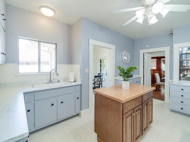 906 West Street, Hollister CA: https://media.crmls.org/mediaz/424fec02-5f6c-40aa-b629-e45a7fca17ca.jpg