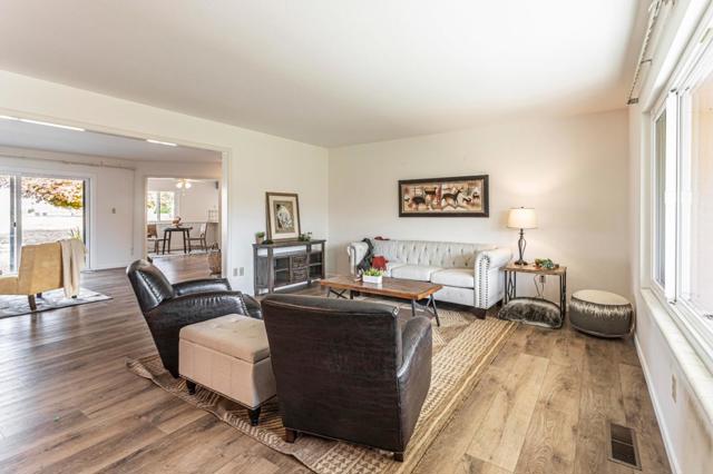 690 Ridgemark Drive, Hollister CA: https://media.crmls.org/mediaz/4250049e-c93d-4fde-b580-ac5b8499d7e9.jpg
