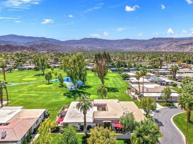 74903 Chateau Circle, Indian Wells CA: https://media.crmls.org/mediaz/42511d11-6e76-41b2-bd99-b187c7f6f0d0.jpg