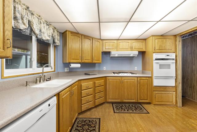 Detail Gallery Image 3 of 31 For 276 N El Camino Real #22,  Oceanside,  CA 92058 - 2 Beds | 2 Baths