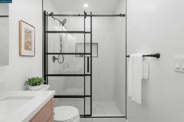 2933 Ptarmigan Dr, Walnut Creek CA: https://media.crmls.org/mediaz/4252b161-9d0c-4f54-8345-b61cf0504fda.jpg