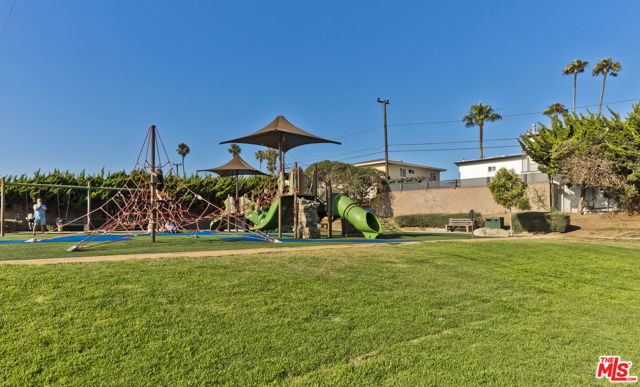 1630 E Palm Avenue, El Segundo CA: https://media.crmls.org/mediaz/4253d4ba-5879-470f-b694-76264674ae28.jpg