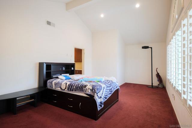13796 Sparren Ave, San Diego CA: https://media.crmls.org/mediaz/42540c7a-2432-4604-a4dd-7051721721fa.jpg