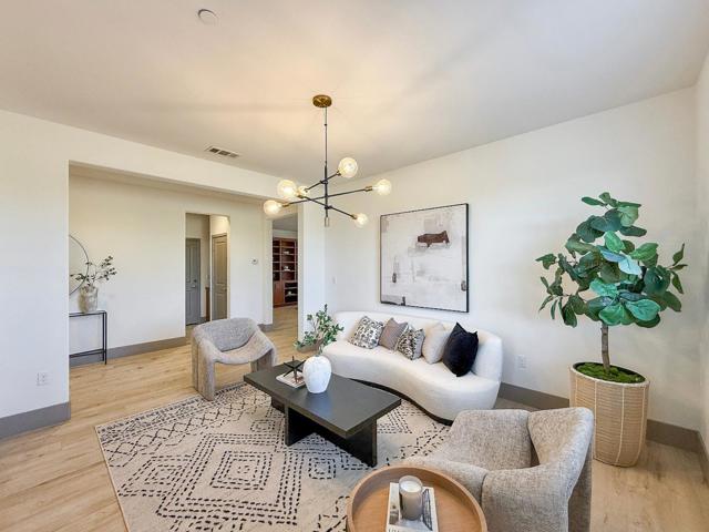 9283 Rancho Hills Drive, Gilroy CA: https://media.crmls.org/mediaz/42545da8-aa83-41f1-a1f2-39e4ad4170ff.jpg