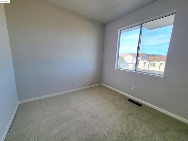 386 Bay Ridge Drive, Daly City CA: https://media.crmls.org/mediaz/4254d4af-08b2-4637-8789-a11f88c9d478.jpg