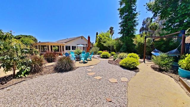 11058 Picaza Place, San Diego CA: https://media.crmls.org/mediaz/42551489-bc77-4324-8e95-dc079dc9045f.jpg