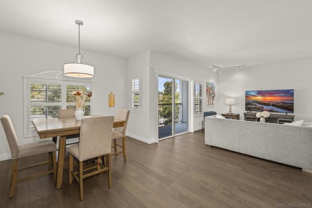 8595 Via Mallorca, La Jolla CA: https://media.crmls.org/mediaz/42556195-00d9-4ed4-b3a2-befd5ee2c939.jpg