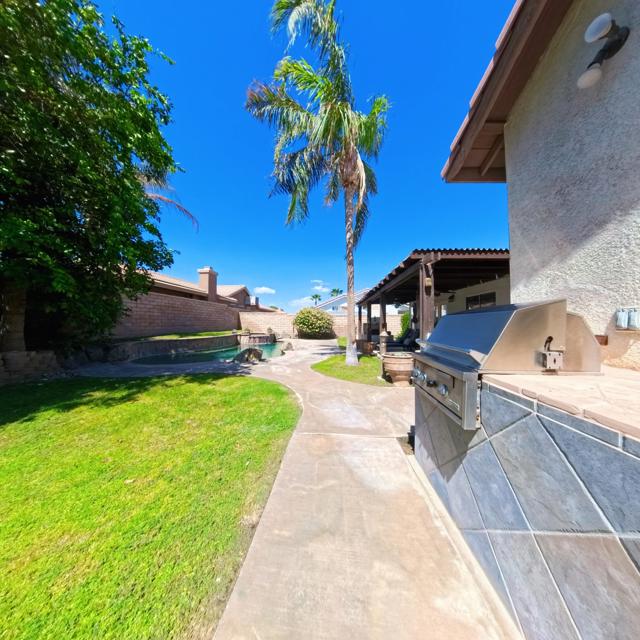 37879 Hollister Drive, Palm Desert, CA 92211
