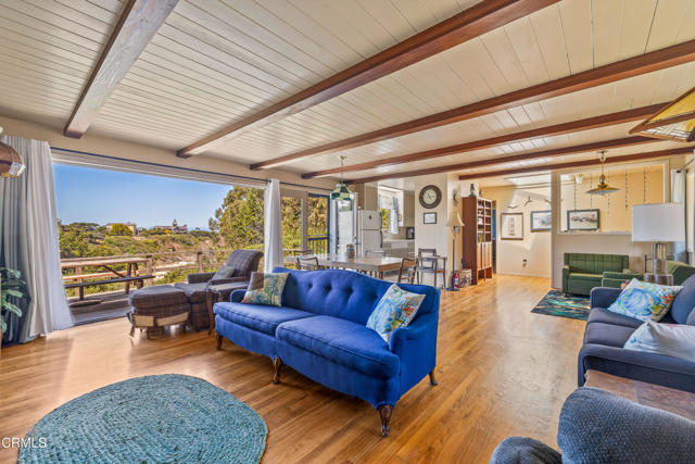 16920 Ocean Drive, Fort Bragg CA: https://media.crmls.org/mediaz/4255c8ee-25ec-42c6-8b35-c2c509fe19d9.jpg