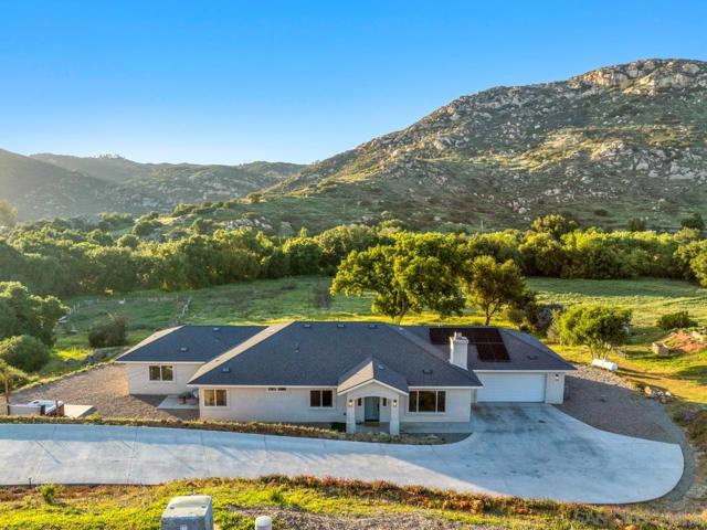 22916 Tombill Rd, Ramona CA: https://media.crmls.org/mediaz/4256ea58-045f-44f0-bedc-be611906f732.jpg