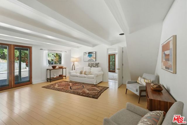 1527 Bainum Drive, Topanga CA: https://media.crmls.org/mediaz/42574509-6cd6-424a-bcc8-0e9781ec255e.jpg