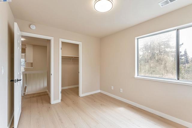 19723 Redwood Rd, Castro Valley CA: https://media.crmls.org/mediaz/4257a224-1d61-4a60-a7ac-9372f057a2af.jpg