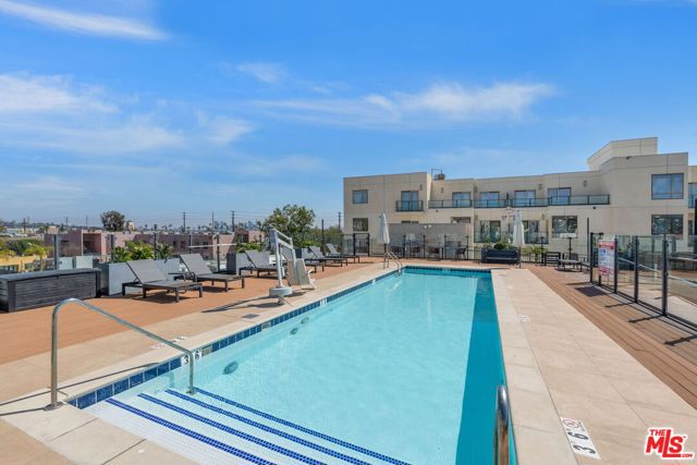 5245 Santa Monica Boulevard, Los Angeles CA: https://media.crmls.org/mediaz/4257e354-c85d-4b3b-8f3b-4f99b140f069.jpg