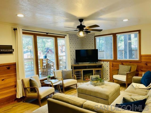 41489 Comstock Ln, Big Bear CA: https://media.crmls.org/mediaz/42584145-0458-4dc2-978b-0f2ff084cbf4.jpg