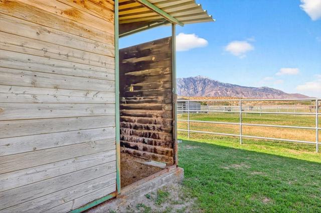 Image 10 of 49 For 20555 Mountain View Road