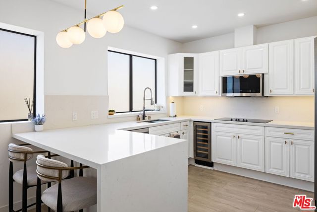 5254 Yarmouth Avenue, Encino CA: https://media.crmls.org/mediaz/4259bf40-a56c-4ec5-a01c-28a4954a30b5.jpg