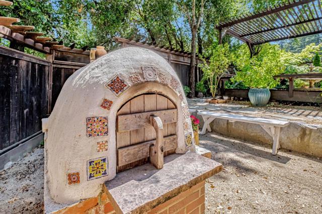 13380 Debby Lane, Boulder Creek CA: https://media.crmls.org/mediaz/4259fad1-a24c-435d-9da6-4e5d37ea9578.jpg