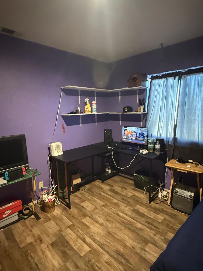 https://media.crmls.org/mediaz/425a21da-5cb5-4b76-8fec-78e8948ed569.jpg?preset=X-Large