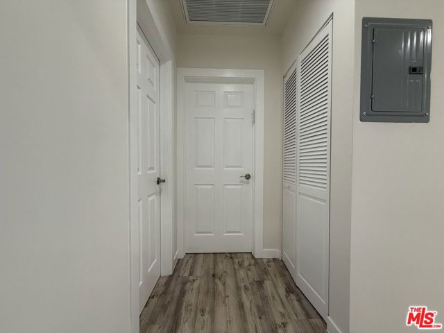 5248 Whitsett Avenue, Valley Village CA: https://media.crmls.org/mediaz/425b82de-e779-4c6c-9c1b-c099d1d313e2.jpg