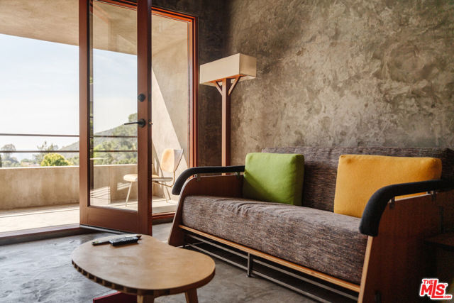 7017 Senalda Road, Los Angeles CA: https://media.crmls.org/mediaz/425c667a-bf3a-45c0-b7a3-f71a87b0a70f.jpg