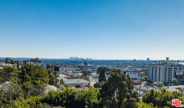 1215 Hilldale Ave, Los Angeles CA: https://media.crmls.org/mediaz/425d7140-1792-4601-90b3-f06e42804b60.jpg