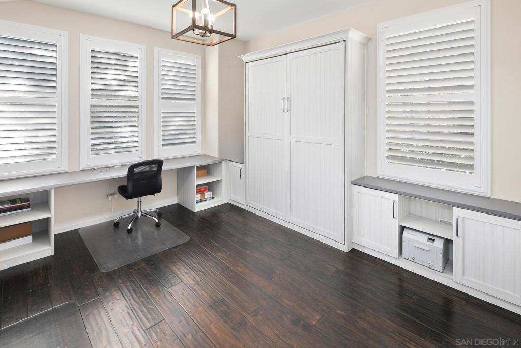 MLS #250042618SD image #16