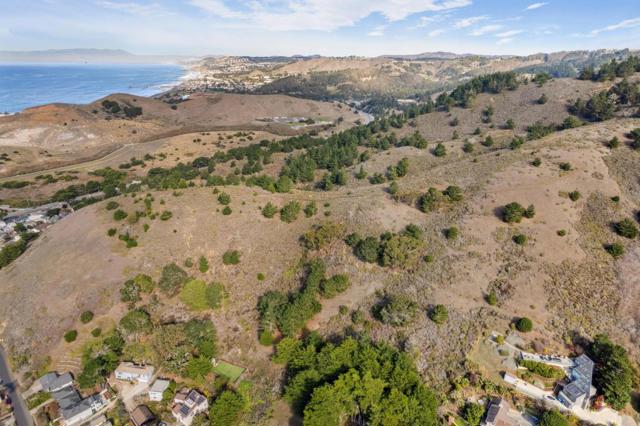 0 Calera Terrace, Pacifica CA: https://media.crmls.org/mediaz/425f5997-986c-4e10-96ec-07051ac0ab96.jpg